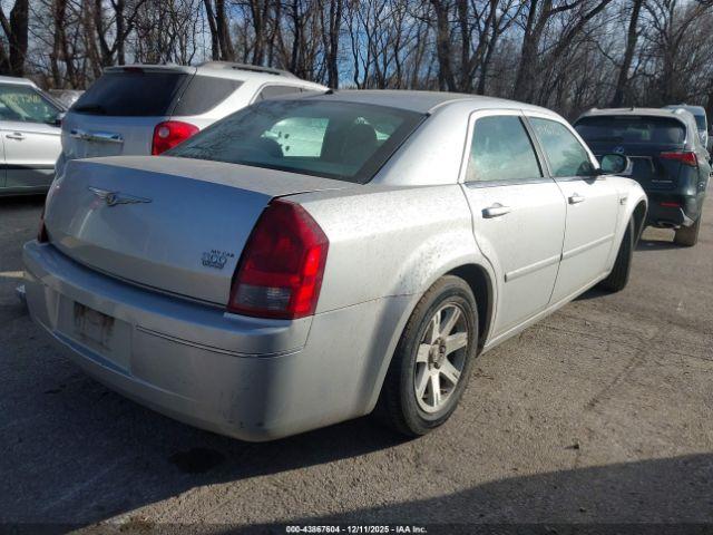 Chrysler 300 Touring Image 10