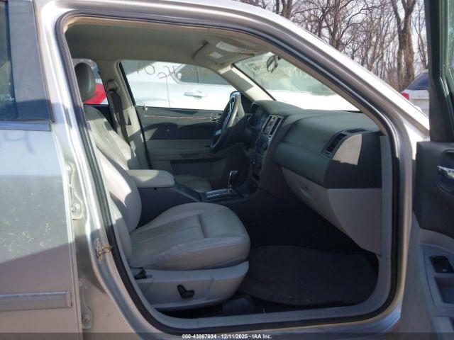 Chrysler 300 Touring Image 3