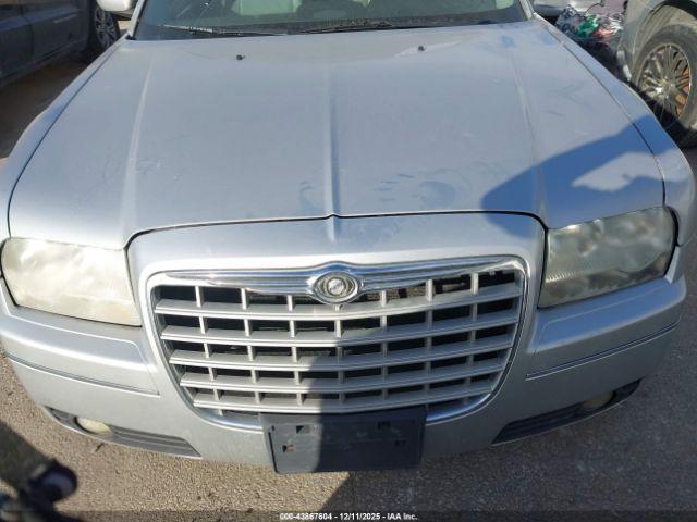 Chrysler 300 Touring Image 4