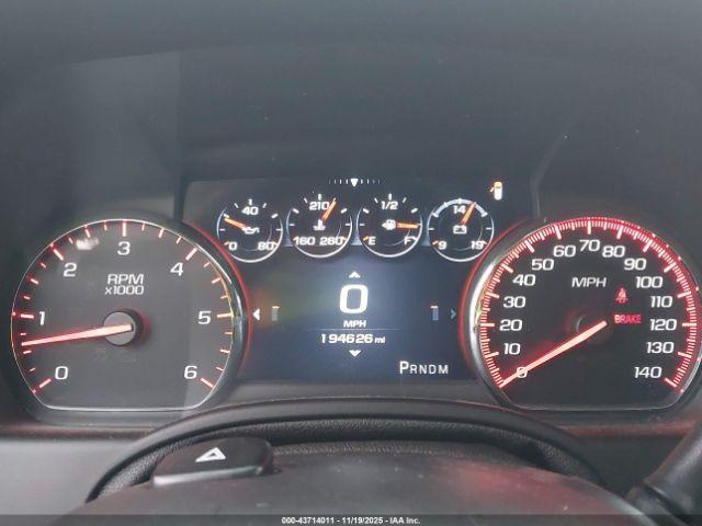 GMC Yukon Denali Image 4