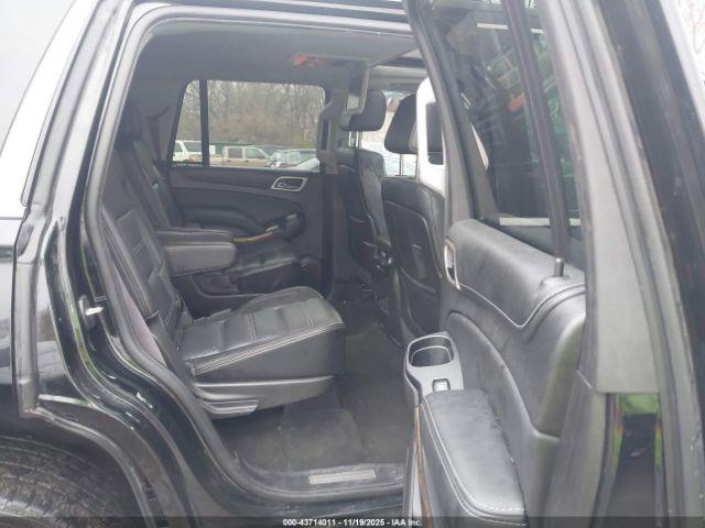 GMC Yukon Denali Image 7