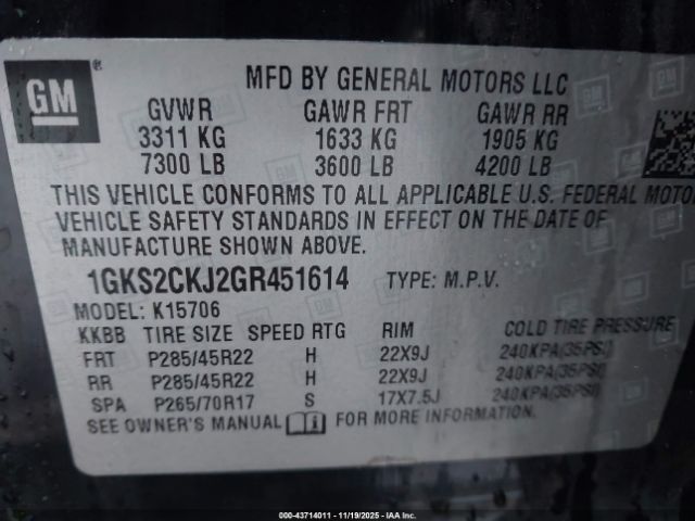 GMC Yukon Denali Image 12