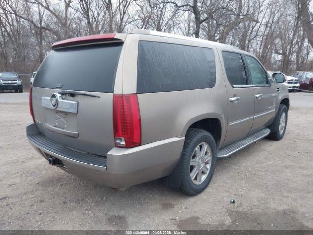 Cadillac Escalade Standard Image 8