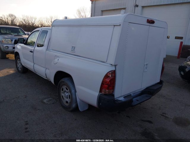 Toyota Tacoma Image 9