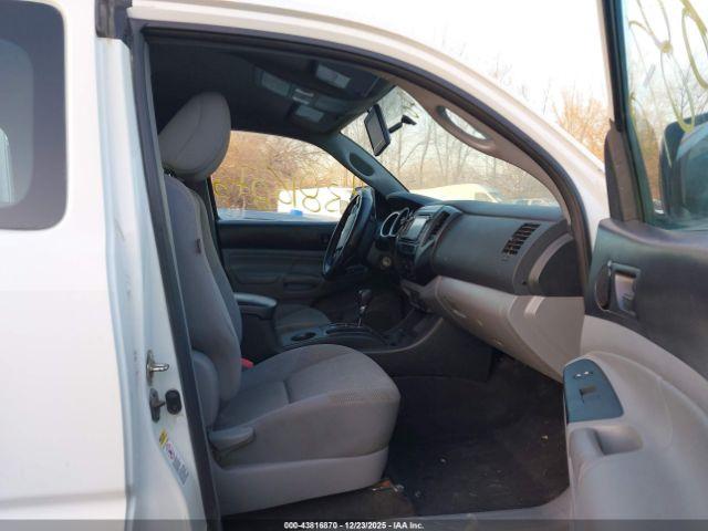 Toyota Tacoma Image 8