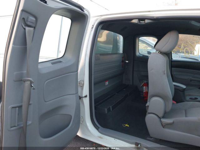 Toyota Tacoma Image 10