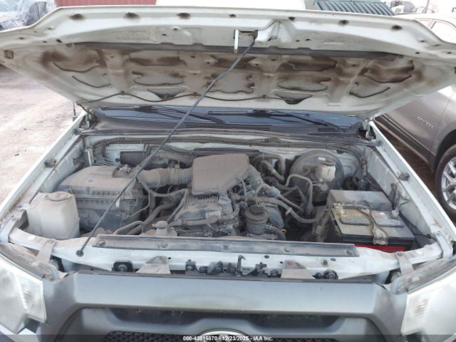 Toyota Tacoma Image 12