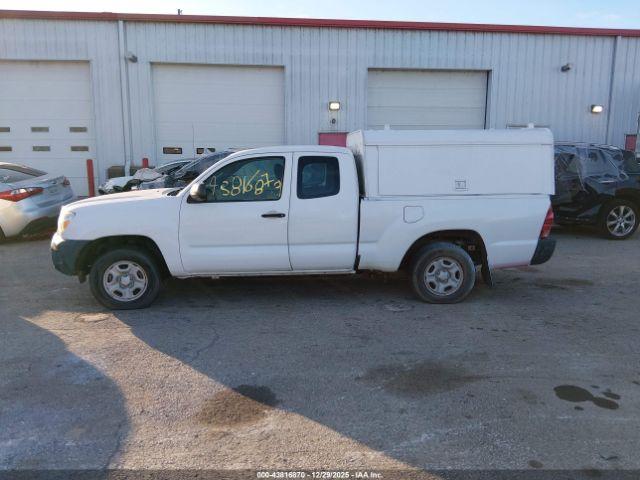 Toyota Tacoma Image 3