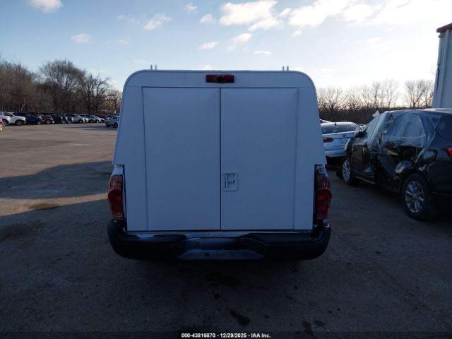 Toyota Tacoma Image 6