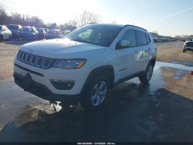 Jeep Compass Latitude 4x4 Image 2
