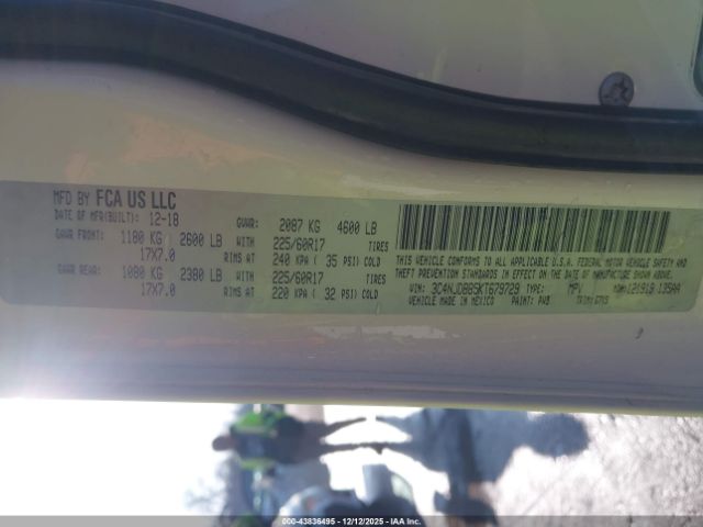 Jeep Compass Latitude 4x4 Image 7