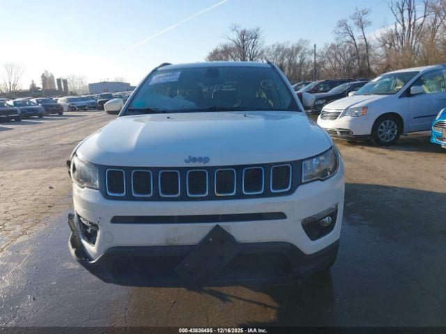 Jeep Compass Latitude 4x4 Image 13