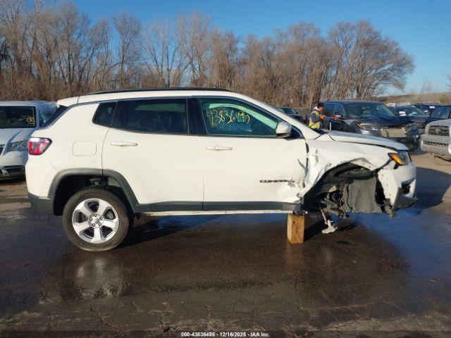 Jeep Compass Latitude 4x4 Image 15
