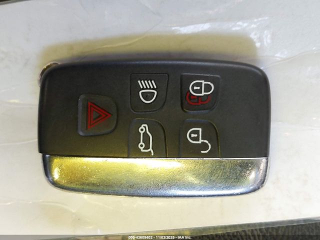 Land Rover LR2 Image 8