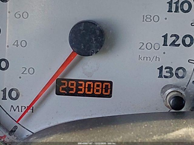 Saturn Vue 4 Cyl Image 12