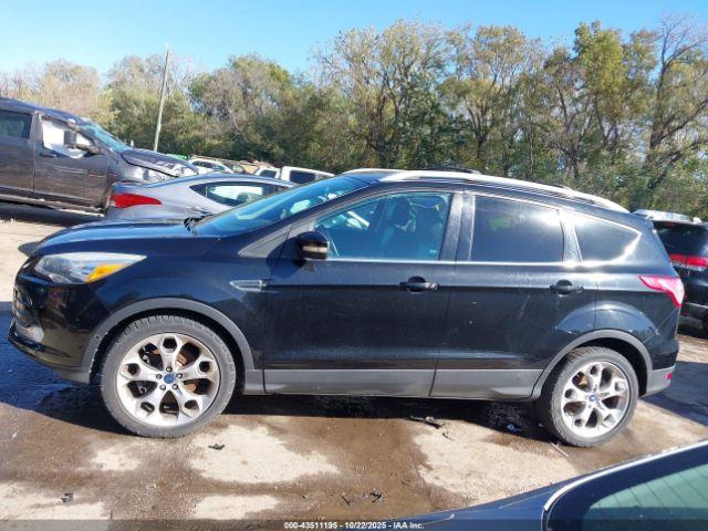 Ford Escape Titanium Image 13