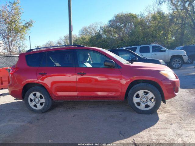 Toyota RAV4 Image 13