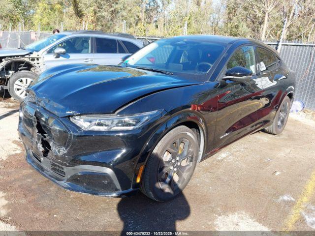 Ford Mustang Premium Image 14