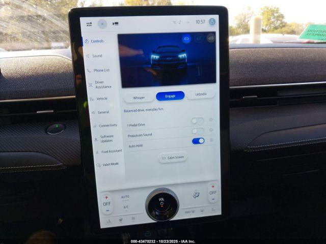 Ford Mustang Premium Image 13