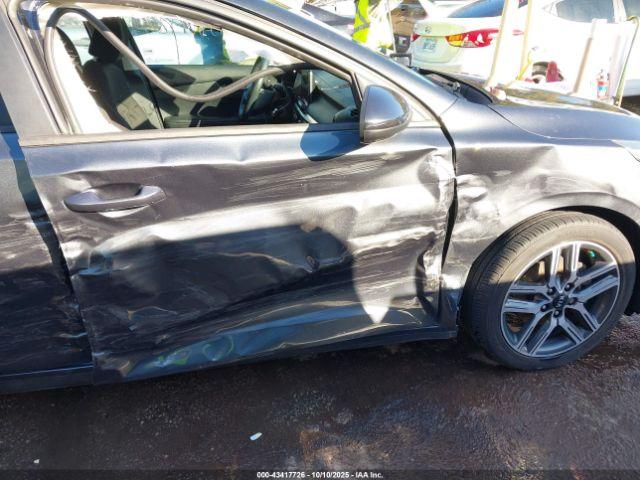 Kia Forte S Image 18