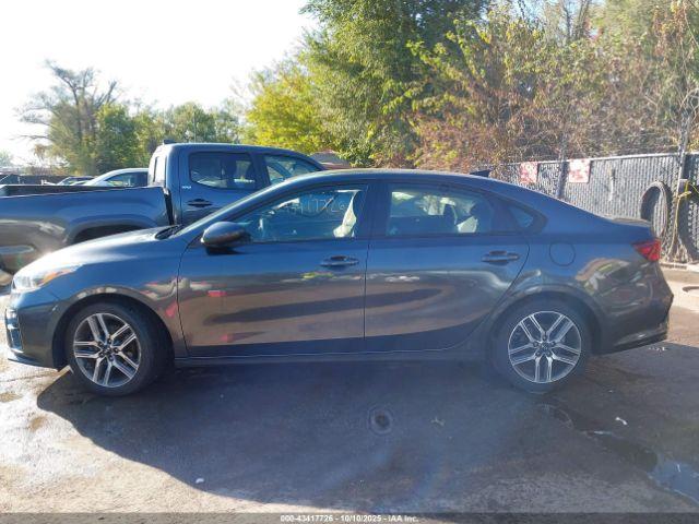 Kia Forte S Image 14
