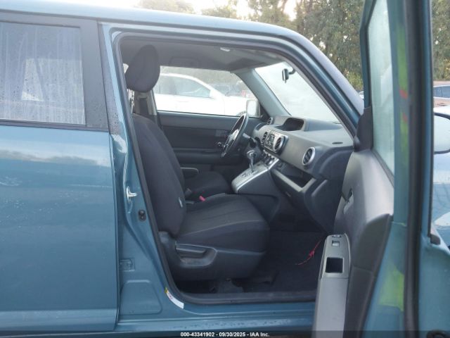 Scion xB Image 14