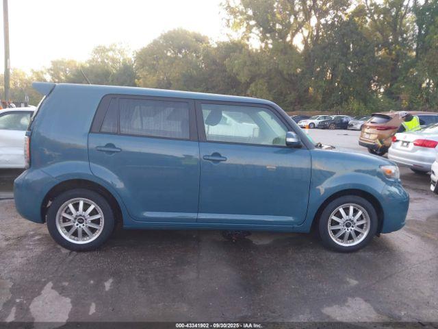 Scion xB Image 7