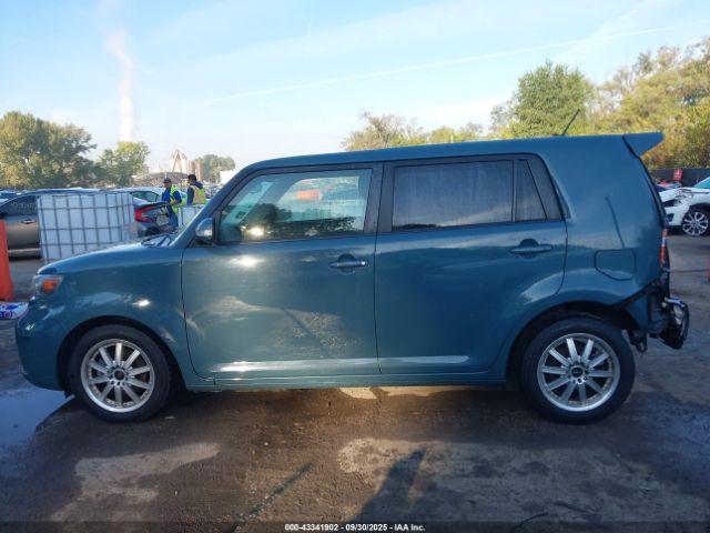 Scion xB Image 11