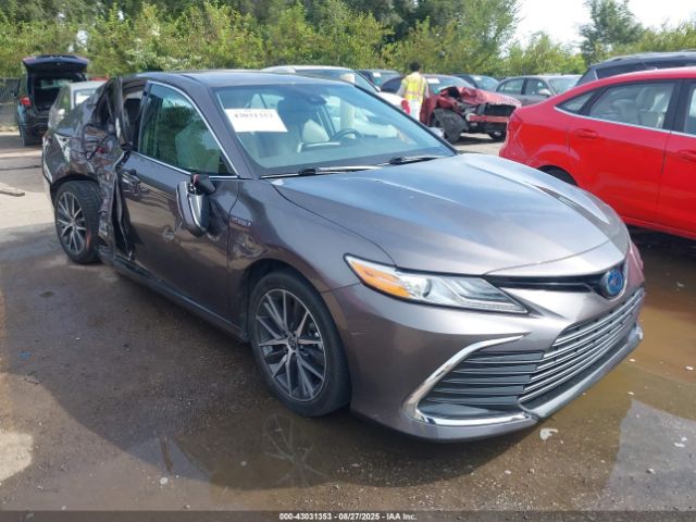 Toyota Camry Xle Hybrid Image 1