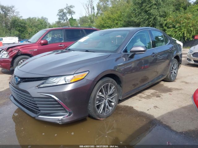 Toyota Camry Xle Hybrid Image 5