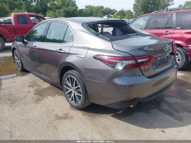 Toyota Camry Xle Hybrid Image 7