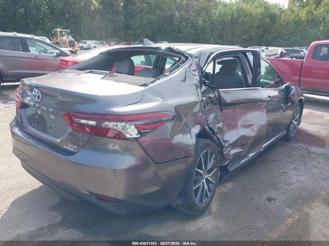 Toyota Camry Xle Hybrid Image 4