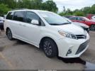 Toyota Sienna Image 1
