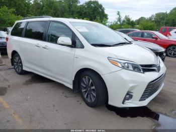  Salvage Toyota Sienna