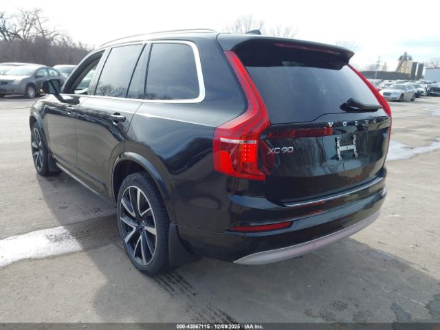 Volvo XC90 T6 Momentum 6 Passenger Image 2