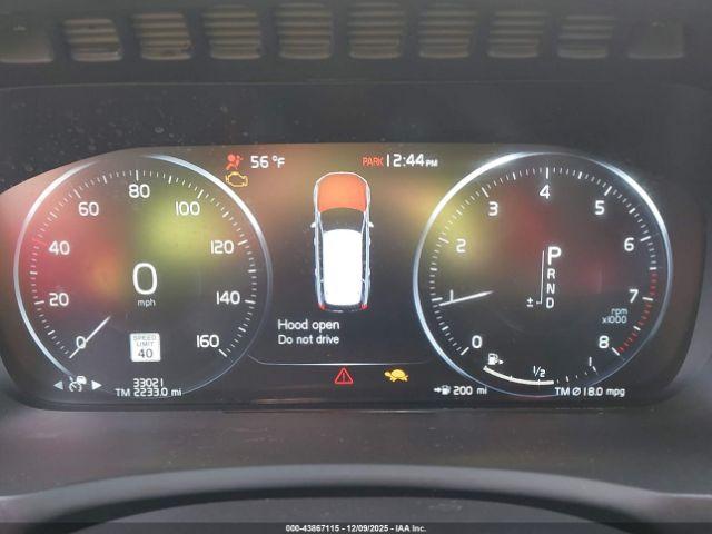 Volvo XC90 T6 Momentum 6 Passenger Image 5