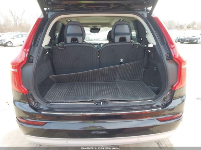 Volvo XC90 T6 Momentum 6 Passenger Image 16