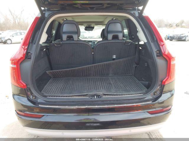 Volvo XC90 T6 Momentum 6 Passenger Image 16