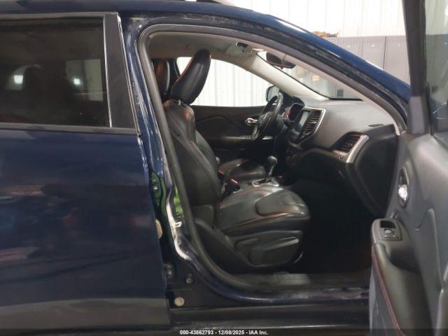 Jeep Cherokee Trailhawk Image 7