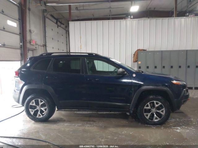 Jeep Cherokee Trailhawk Image 11