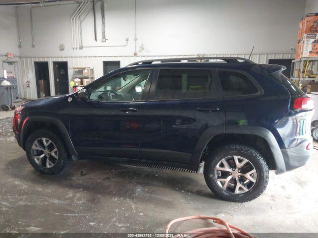 Jeep Cherokee Trailhawk Image 17