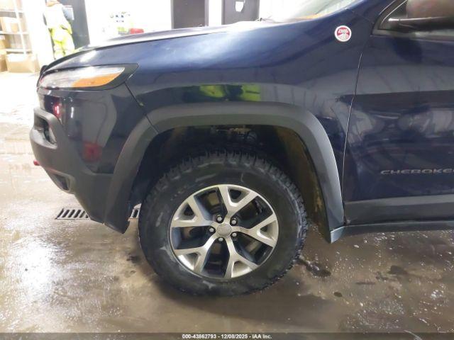 Jeep Cherokee Trailhawk Image 16