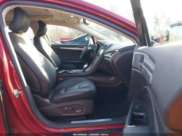 Ford Fusion Titanium Image 12