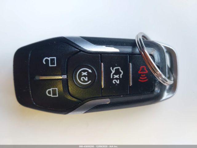 Ford Fusion Titanium Image 5