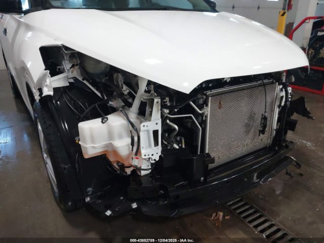 Nissan Kicks S Image 3