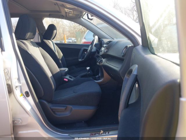 Toyota RAV4 Sport V6 Image 13