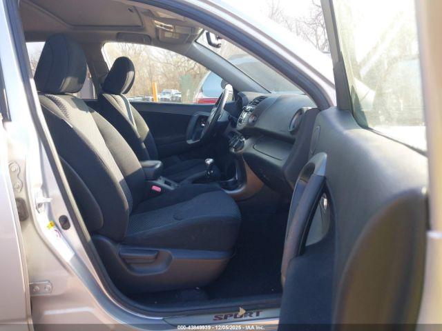 Toyota RAV4 Sport V6 Image 13