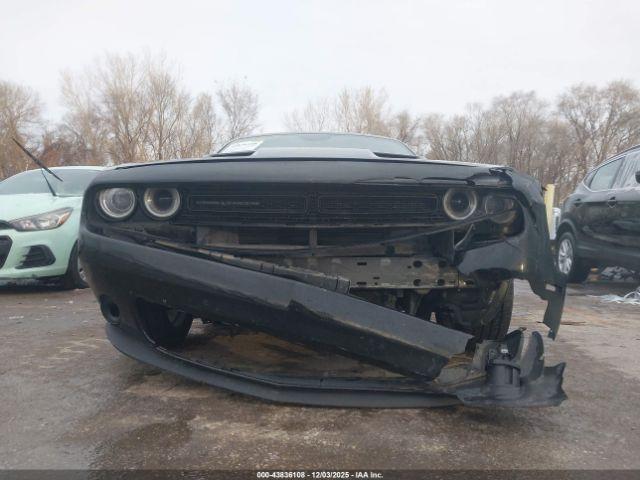 Dodge Challenger Sxt Plus Image 4
