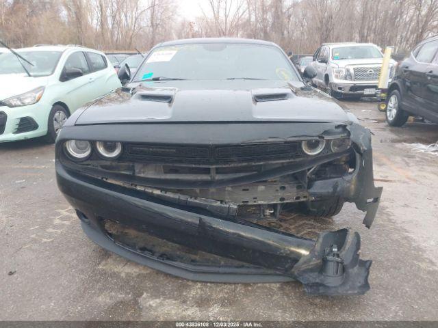 Dodge Challenger Sxt Plus Image 11