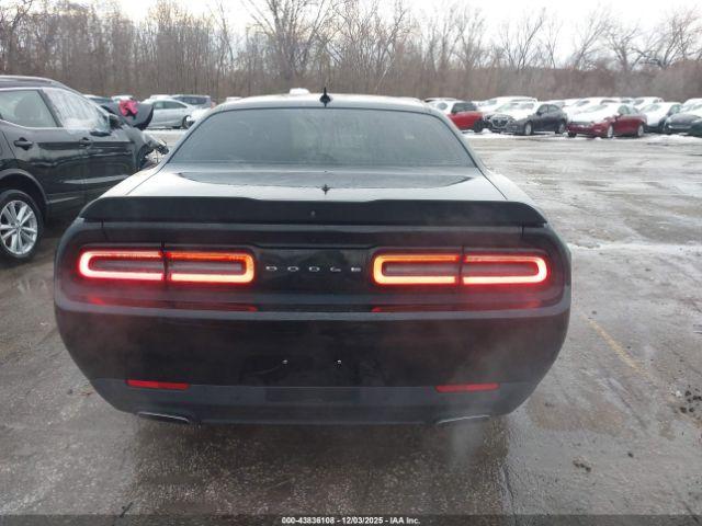 Dodge Challenger Sxt Plus Image 14